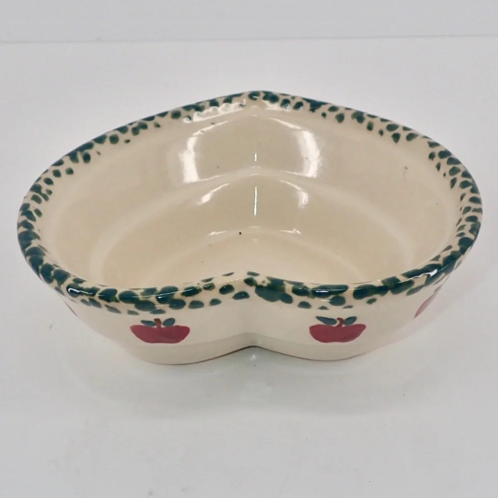 Heritage Pottery Heart Shape Serving ~ Sponge Bowl 6” Long 3
